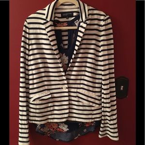 3/$25 ❤️Navy and off white striped cotton blazer